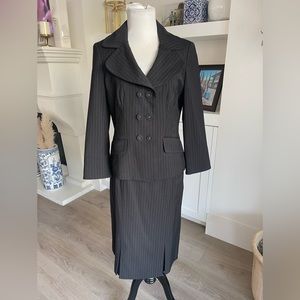 Nine West 2 piece Skirt Suit double breasted black w pin stripe size 6